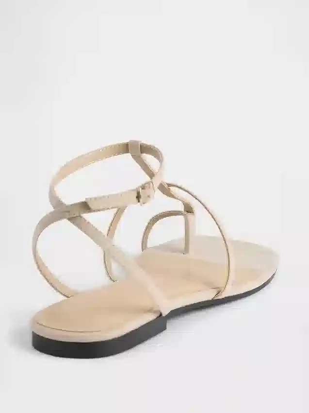 Veganske sandaler med T-rem i semsket skinn